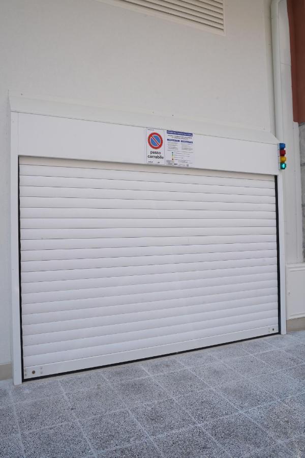 La Perla Di Bari - Private Parking Apartment Екстериор снимка