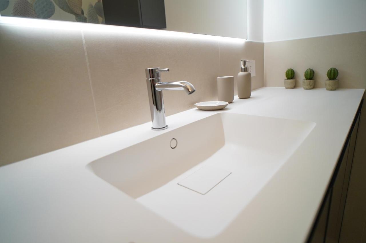La Perla Di Bari - Private Parking Apartment Екстериор снимка
